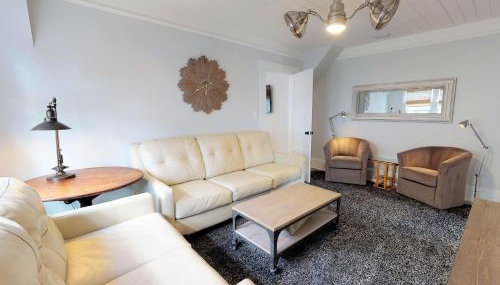 Palm View - Lovingly Renovated - 3 KINGS Half Mile Stroll to Historic DT - Beach just 3 Miles - Foto 4