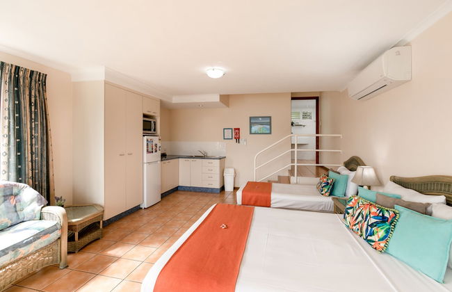 Sunlit Waters Studio Apartments - Photo 7