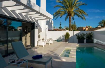 VACATION MARBELLA I Villa Marbesa White Pearl, Two Private Pools, 3min walk to the Beach, Fastest WiFi, Built in 2024 - Photo 35