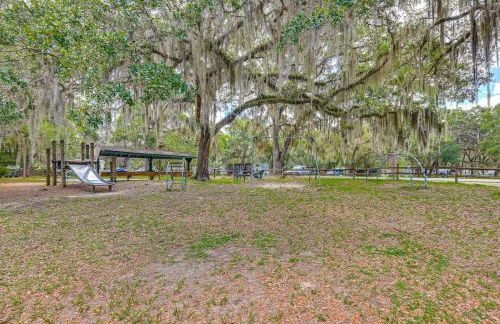 Steps to Lake Kerr Home with Pool and Hot Tub Access! - Foto 25