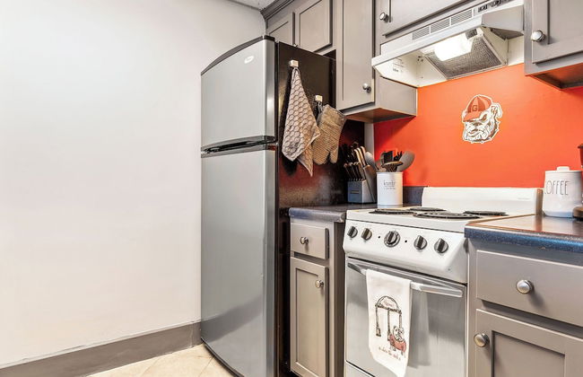 Home is Where the Arch is Across From Uga! - Foto 4