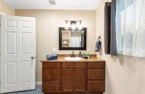 Relaxing Casita Stay in Cottonwood with Games and Fireplace - Foto 10