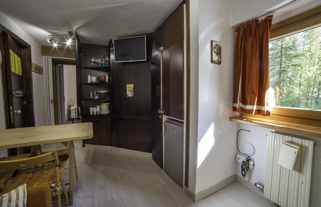 Near the Ski Lifts - Photo 8