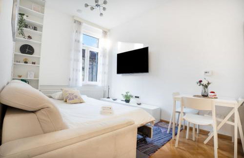 BlueDahlia Apartment - 4-min Walk to Main Station - Zagreb Donji grad - Photo 16