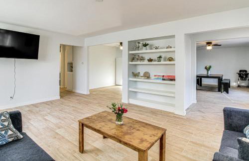 Cozy Home with Grill and Games in Albuquerque! - Photo 4