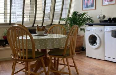 Courtyard Apartment - Photo 11