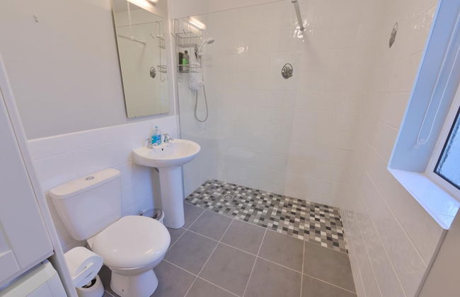 10mindrivecliffsofmoher-cozy2br-parking-wifi - Photo 10