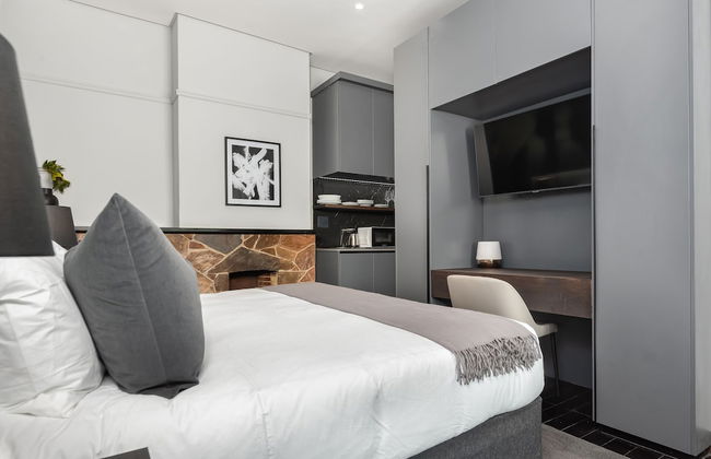 One Calais Luxury Apartments - Photo 60