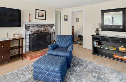 Cozy Colchester Cabin near Lake by RedAwning - Foto 14