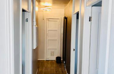 Bright, Spacious, modern Interior Decor 2 bedrooms Apartment with amazing views - Photo 27