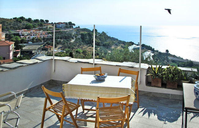 2 bedroom House in Cipressa with garden and terrace - Photo 12