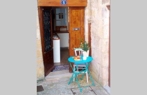 Maisonnette au Cœur de la cité Médiévale. - Foto 13