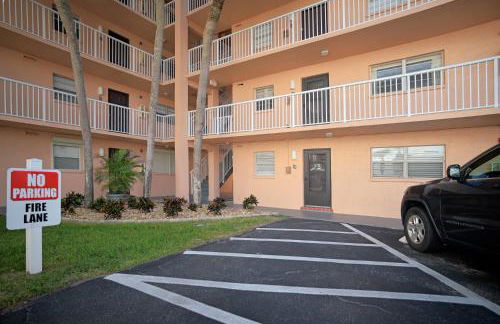 Fully Updated, Ground Floor, Poolside With Great Ocean View - Unit 49! - Foto 26