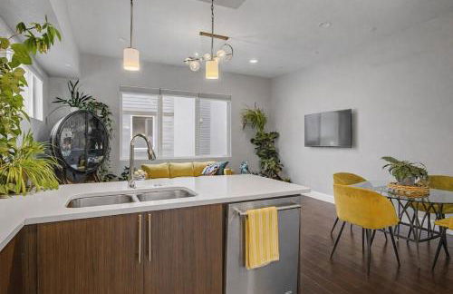 Spacious Denver Home with Private Rooftop Spa - Photo 40