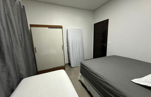 Casa vaga 2 carros ou caminhonete, 2 quartos, espaçosa, completa para 8 pessoas - Foto 21