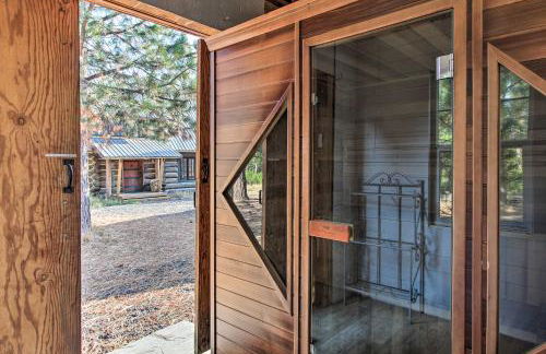 Snow Pine Retreat - Remote Crescent Log Cabin! - Foto 29