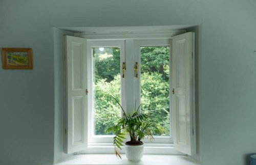 Characterful 2 bed cottage in excellent location - Photo 24