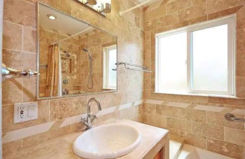 Stylish 4 Bedroom Home Near Venice Beach with Backyard BBQ - Foto 49