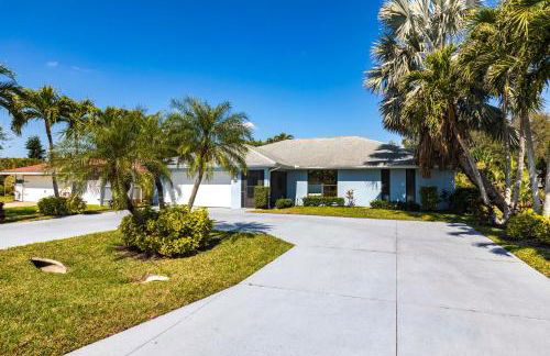 3BR With HUGE 2k sq ft Lanai & Seasonally Heated Pool - Foto 14