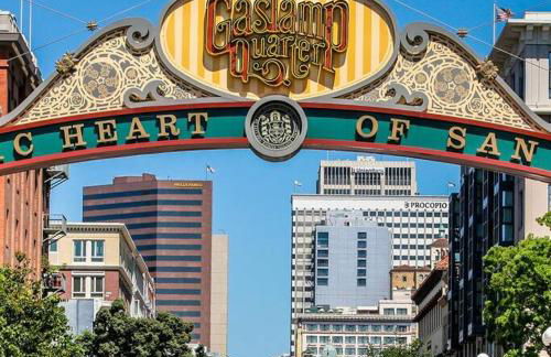 Luxury NEW Residence with Private Rooftop, Downtown in minutes - Foto 9