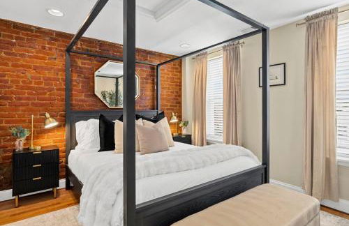 Luxury DC Rowhouse with Rooftop Firepit & Private Hot Tub- Near U Street & Logan Circle - Foto 7