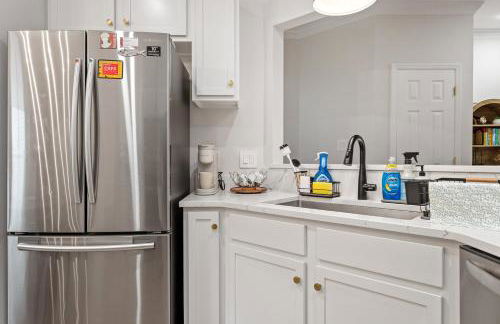 Raleigh Executive 2BR, Newly Furnished, Fenton & N Hills - Foto 13