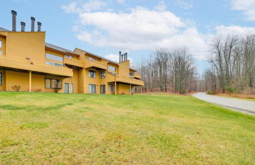 1 Mi to Nubs Nob Ski Resort Harbor Springs Condo - Foto 3
