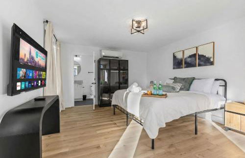 Hot Tub Poker Pool Table & Rooftop City MLS View - Foto 25