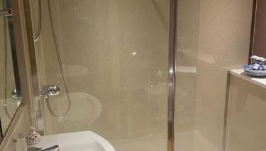 Otters End, near Wroxham - Foto 4, Shower