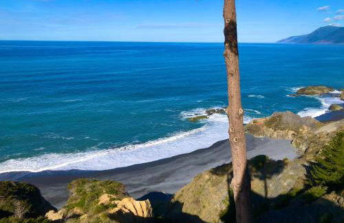 Amazing Oceanview 2 bedroom Oceanfront! by OceanviewHotTubs Shelter Cove, CA Tesla EV Station - Foto 23