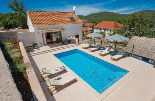 Unique Villa Pietra with heated private pool - Foto 17