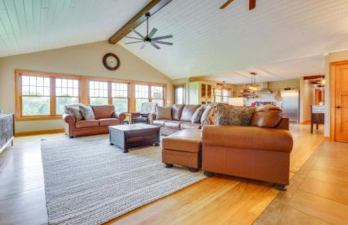 Hot Tub and Trail Access Spacious Stockholm Retreat - Photo 3