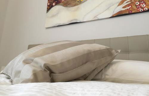 St. Vitale’s Basilic view elegant apartment - Photo 26