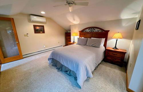 FC44 Renovated 3bed 3bath Forest Cottage AC views yard fast wifi Walk to skiing - Foto 20