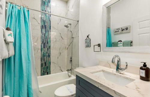 Orlando Retreat 5BR Pool and Spa Villa with Games Room and Mickey Themed Room - Foto 28