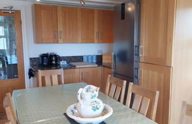 Church Bay Cottage Dog Friendly Sea Views - Foto 13