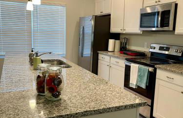 Luxury Living! Peaceful,Comfort and Spacious - Foto 37