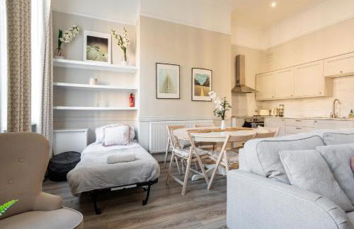 Central L1 Stay, Close to all Attractions, Parking Nearby - Foto 21