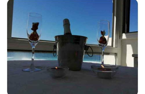 Beautiful oceanfront studio with private parking - Foto 18