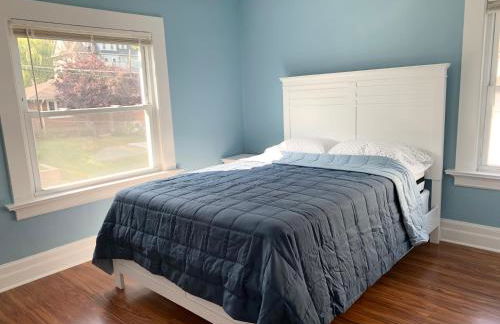 Newly renovated 4 bedroom apartment near downtown. - Foto 9