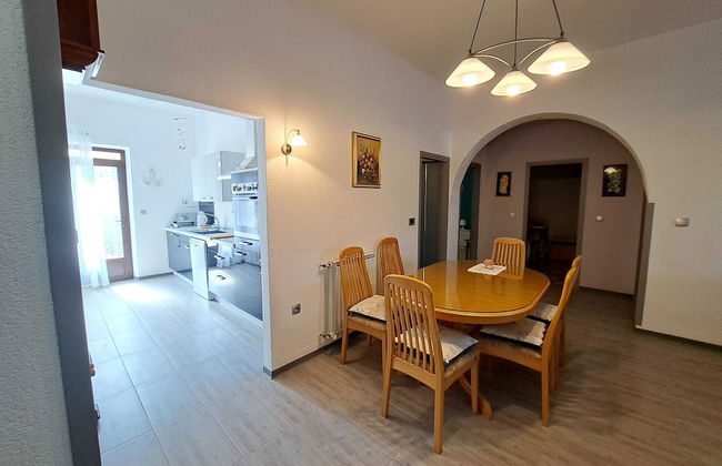 Spacious Urban Retreat Apartment With Terrace - Foto 28