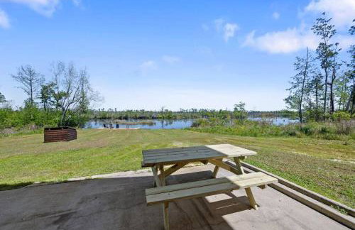 Fun fishing river cabin 23mi to beach with private dock 3BD 2BA - Foto 10
