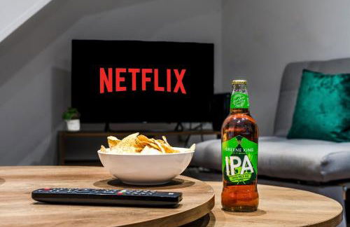 Great Location 2 Bedroom House in Nottingham, Private Garden, Fast Wi-Fi and Free Parking - Photo 45