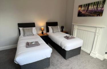 Sparkling Space - Twin or King Beds - Photo 48