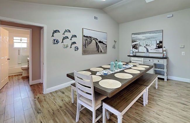 Sunny Palms Getaway - Photo 8