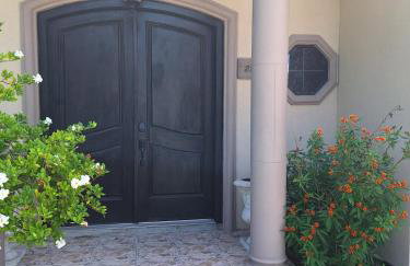 The Monarch - Foto 20