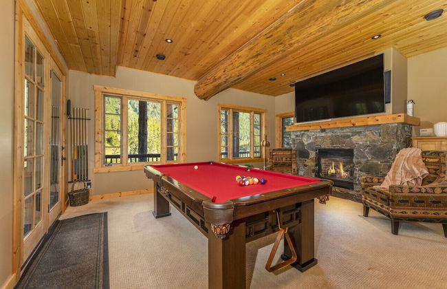 Luxury Log Chalet | Pool + Private HotTub | Ski In/Out | Overlooking Greywolf GC - Photo 35