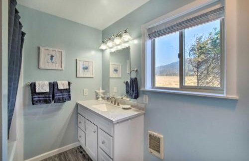 Gold Beach Home with Hot Tub, quarter Mi to Beach! - Foto 13