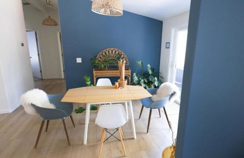 Saltwater Hot Tub, Forest Retreat, Minutes to Town - Foto 5