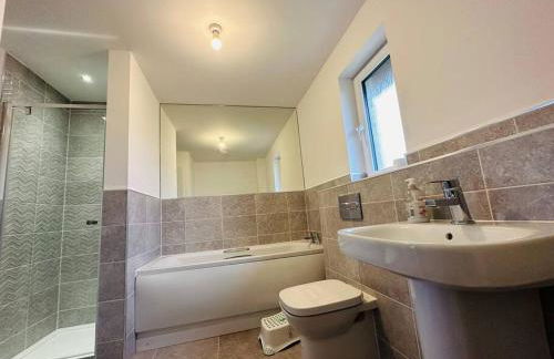 5 Bedroom detached House near Edinburgh Airport, City center and Murrayfield Stadium - Photo 12